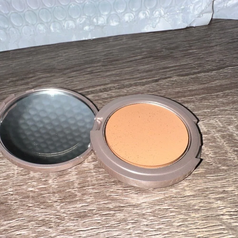 LAURA‎ MERCIER coverup concealer sand face